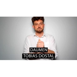 Daumen by Tobias Dostal